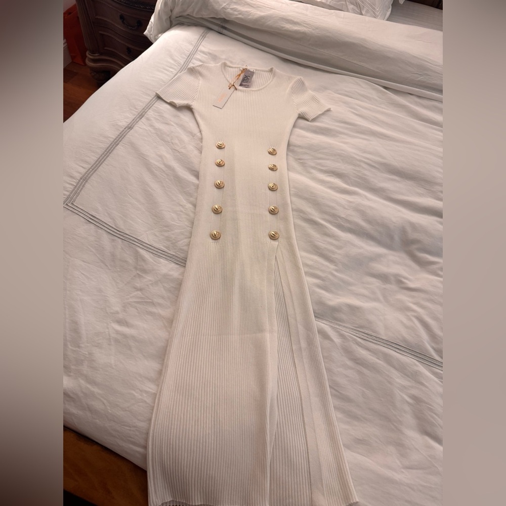 Elegant Cream Button-Detail Dress